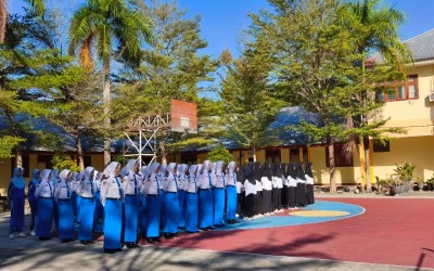 SEMANGAT BARU TAHUN PELAJARAN 2026/2027, TARUNA DAN TARUNI SMAS TERPADU WIRA BHAKTI GORONTALO RESMI MEMULAI PEMBELAJARAN